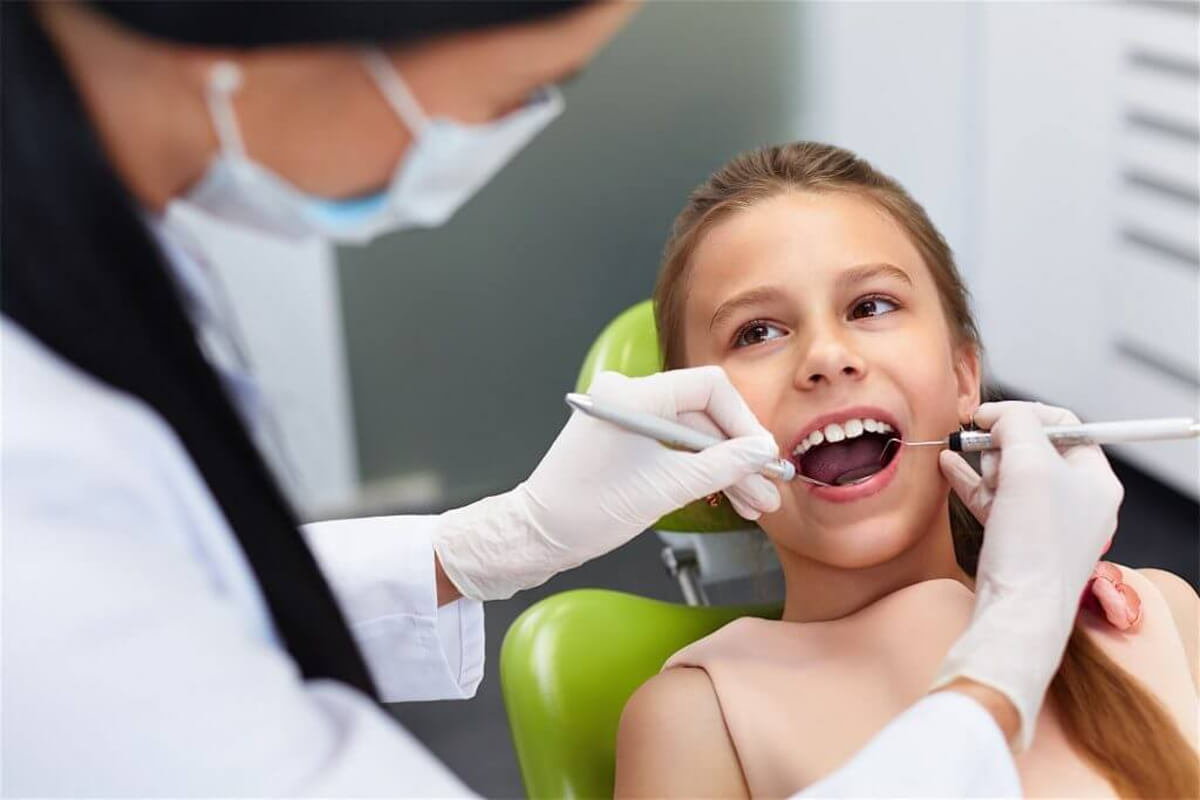 convincing your child for dental check-up with the help of kids dentist glendale