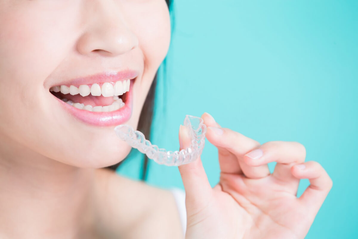 how can invisalign straighten your teeth
